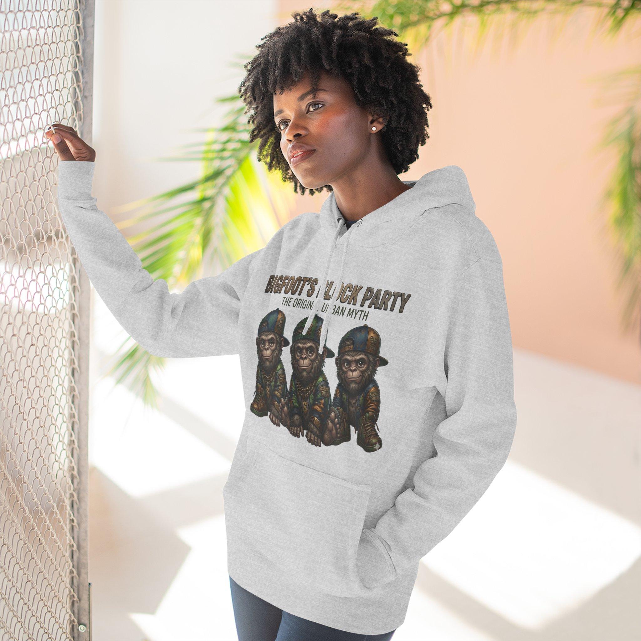 Bigfoot's Block Party Hoodie — Three Baby Sasquatch Crew Fleece Pullover 2 Bigfoot's Block Party Hoodie — Three Baby Sasquatch Crew Fleece Pullover - Imagen 2