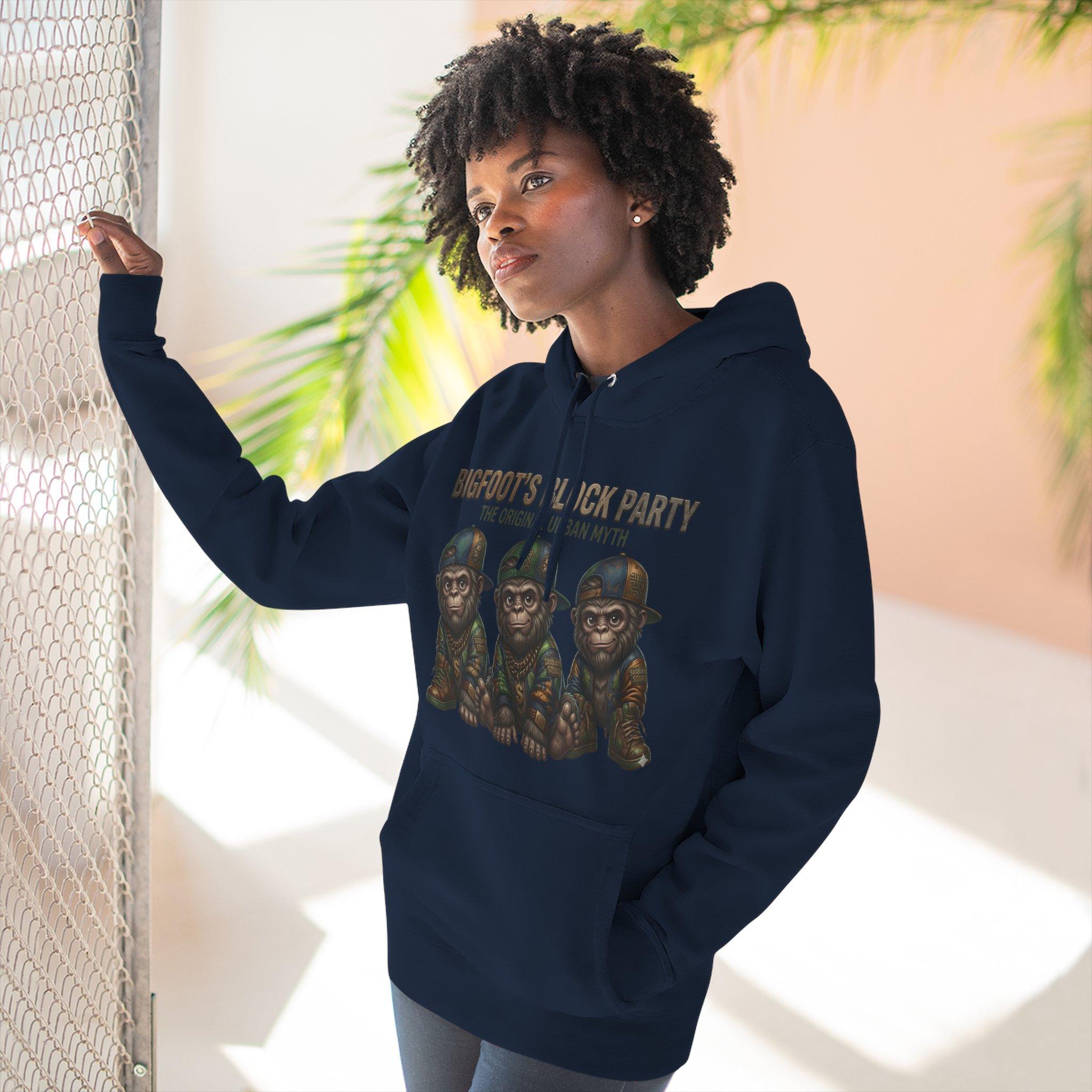 Bigfoot's Block Party Hoodie — Three Baby Sasquatch Crew Fleece Pullover 7 Bigfoot's Block Party Hoodie — Three Baby Sasquatch Crew Fleece Pullover - Imagen 7